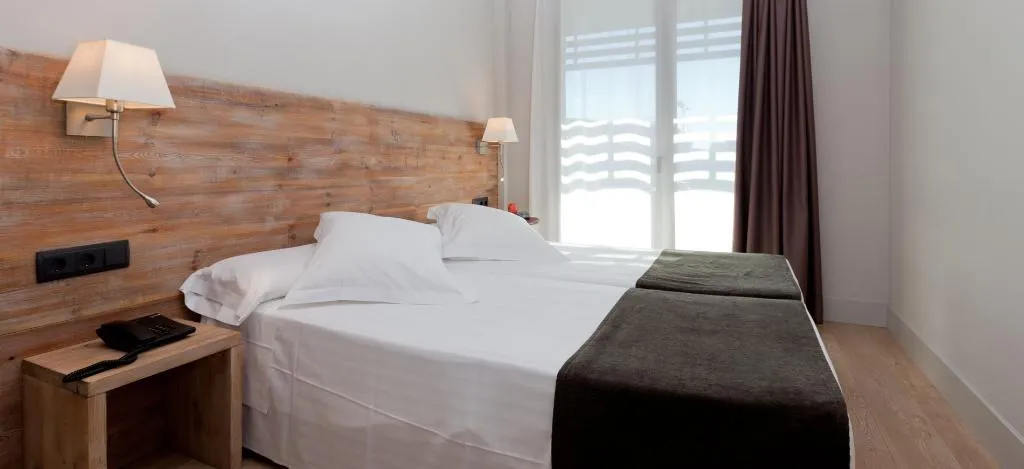 APARTMENT ONE BEDROOM Room, Arrels d' Emporda Aparthotel, Costa Brava