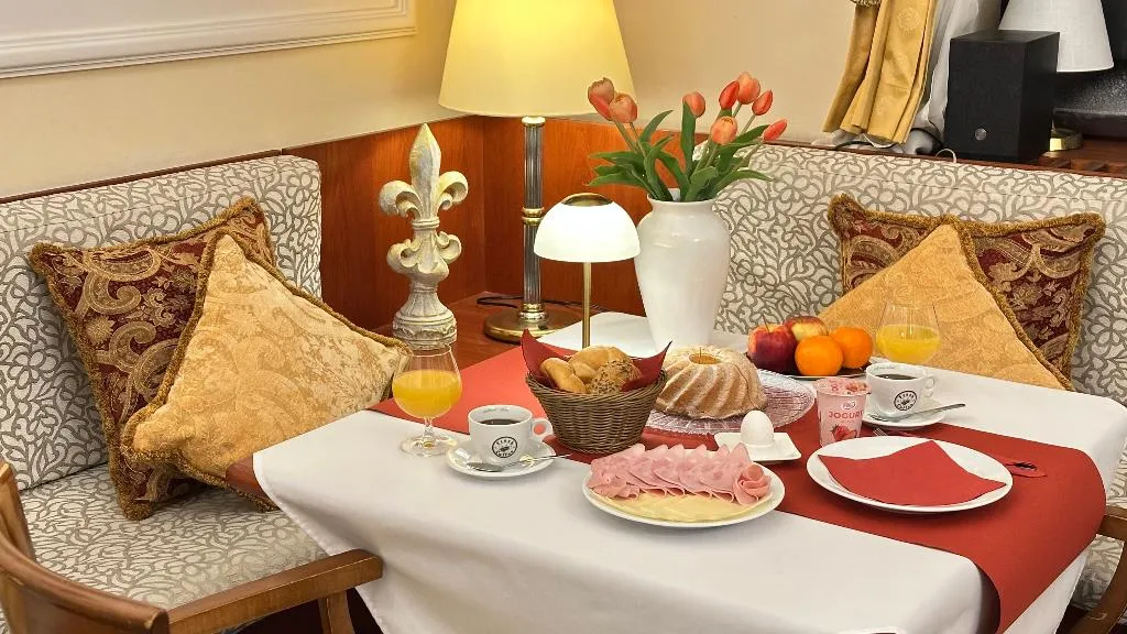 Restaurant, Fleur De Lis Hotel, Prague