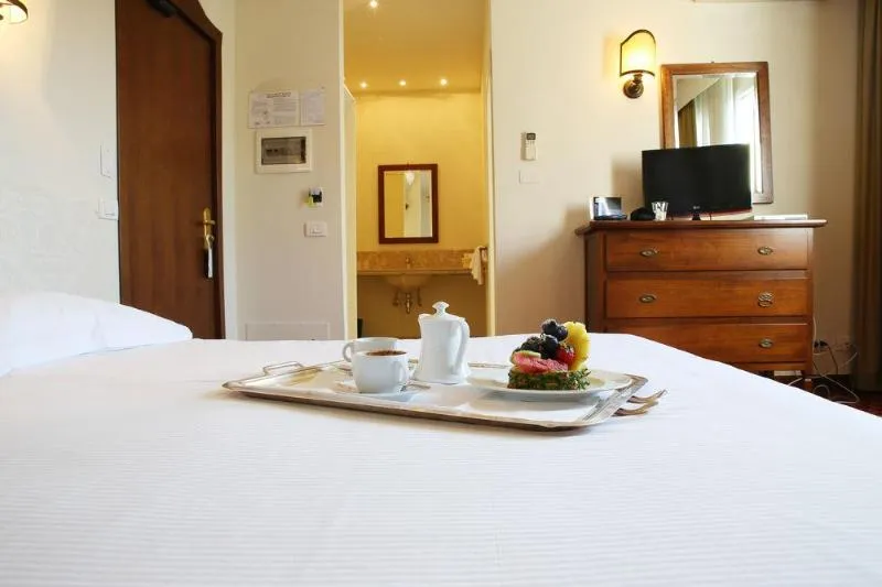 Room, Blue Dream, Venice