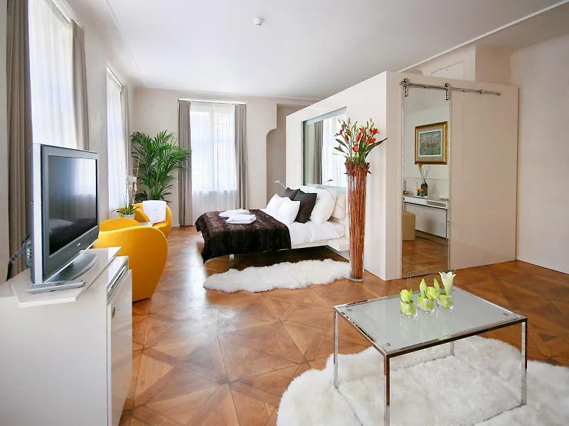 TRIPLE DELUXE Room, Three Storks Hotel, Prague