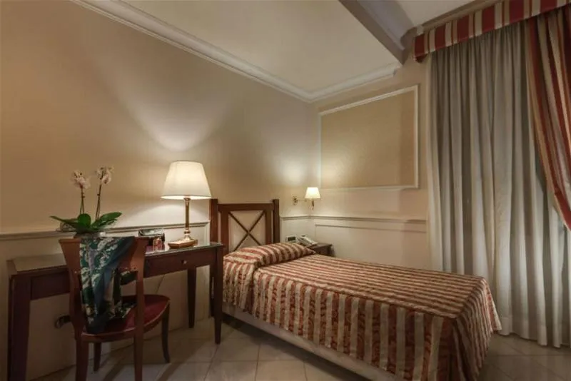 SINGLE STANDARD Room, Palazzo Cardinal Cesi, Rome
