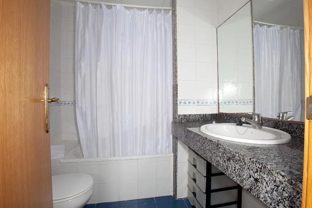 APARTMENT CAPACITY 6 TWO BEDROOMS Room, Apartments Sunway Tara, Costa Brava