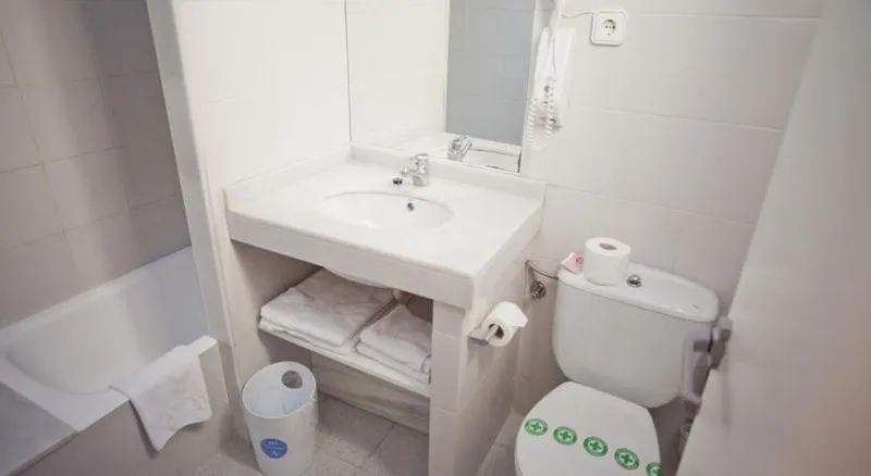 Room, Subur, Costa Brava
