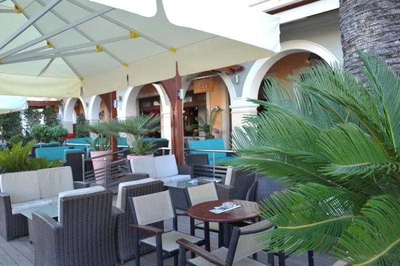 Terrace, Phoenix, Zante
