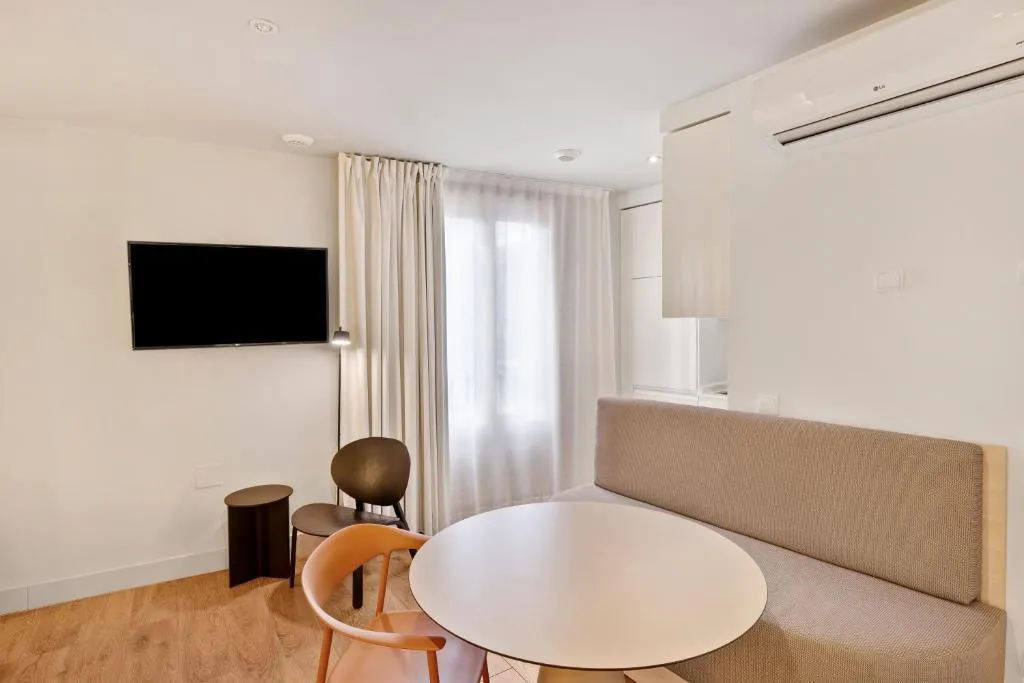Room, B&B Apartamentos Madrid Centro Fuencarral 46, Madrid