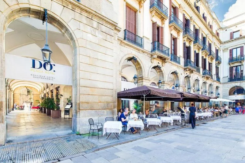 General view, Do: Placa Reial, Barcelona