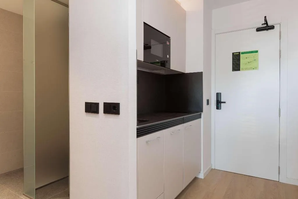 STUDIO QUEEN SIZE BED Room, Tembo Barcelona, Barcelona
