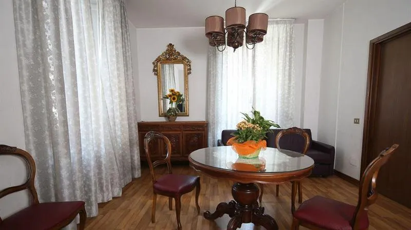 General view, Roma Room, Rome