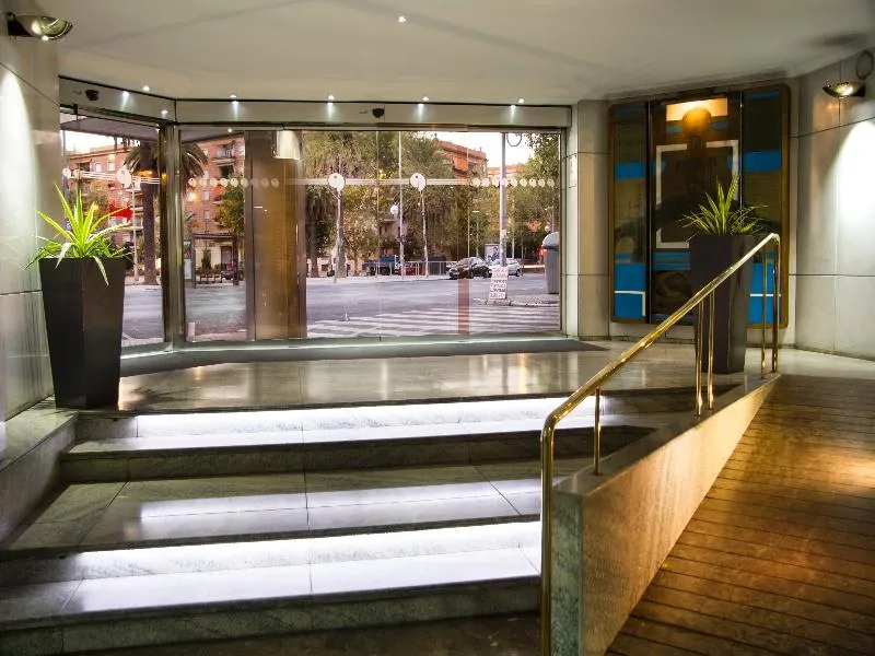 Lobby, Pasarela, Seville