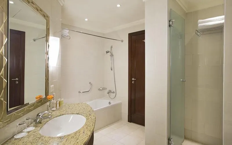 Room, City Seasons Suites Dubai, Dubai