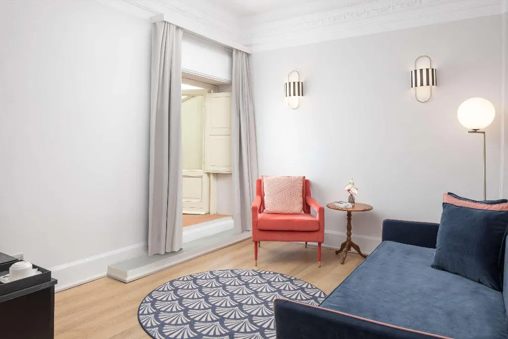 Room, Anglo American Hotel Florence, Curio Collection, Florence