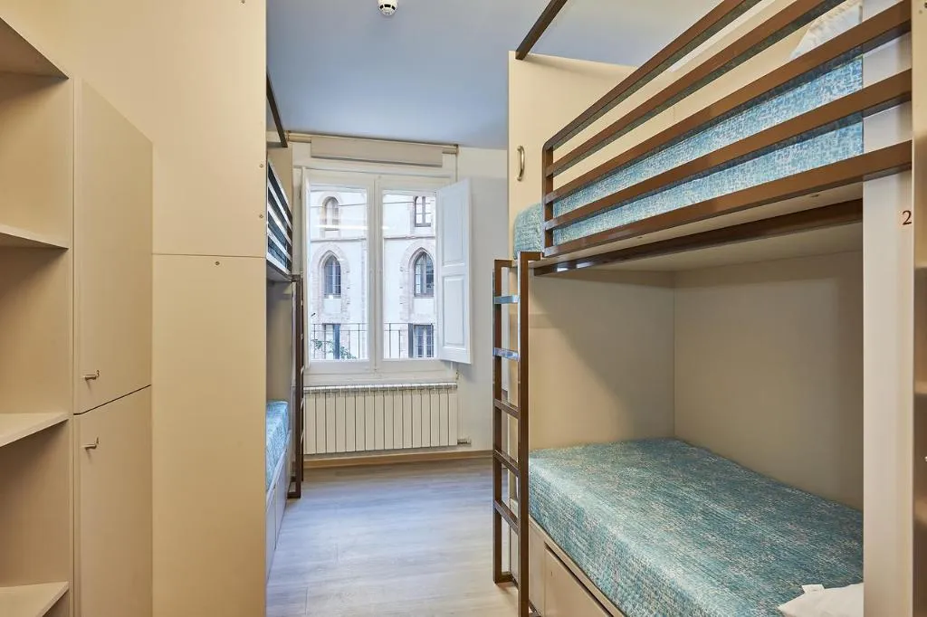 Room BUNK BED Room, Alberg Abat Oliba, Barcelona