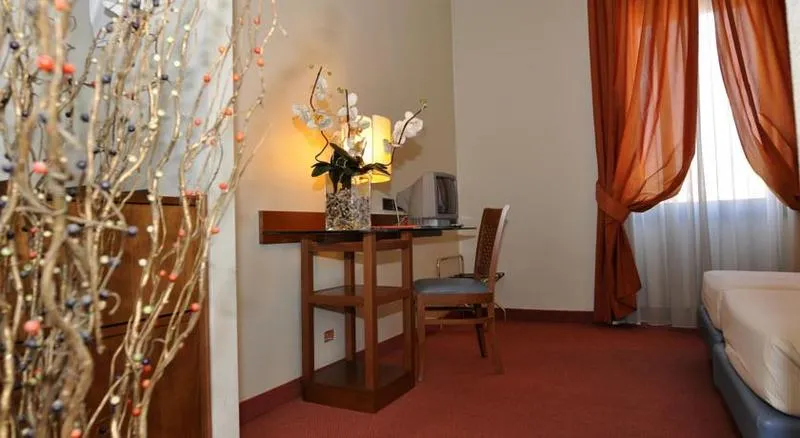 DOUBLE STANDARD Room, Executive, Rome