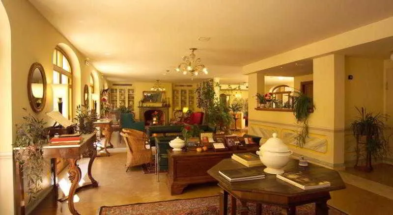 Lobby, San Luca, Perugia