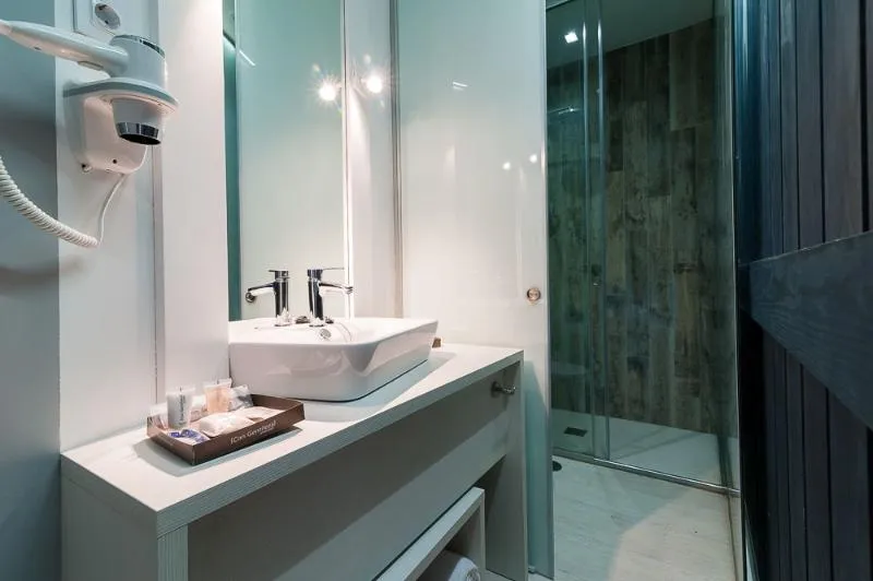 DOUBLE STANDARD Room, B&B Hotel Madrid Centro Fuencarral 52, Madrid