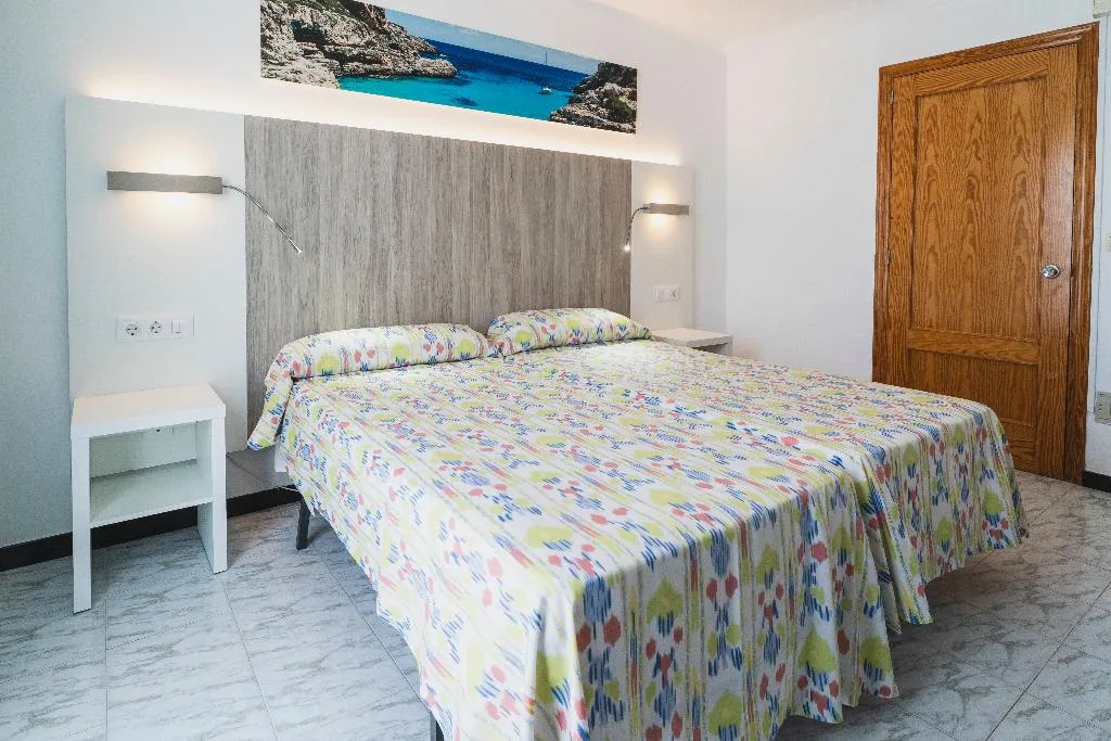 DOUBLE SINGLE USE WITH TERRACE Room, Amic Can Pastilla, Majorca