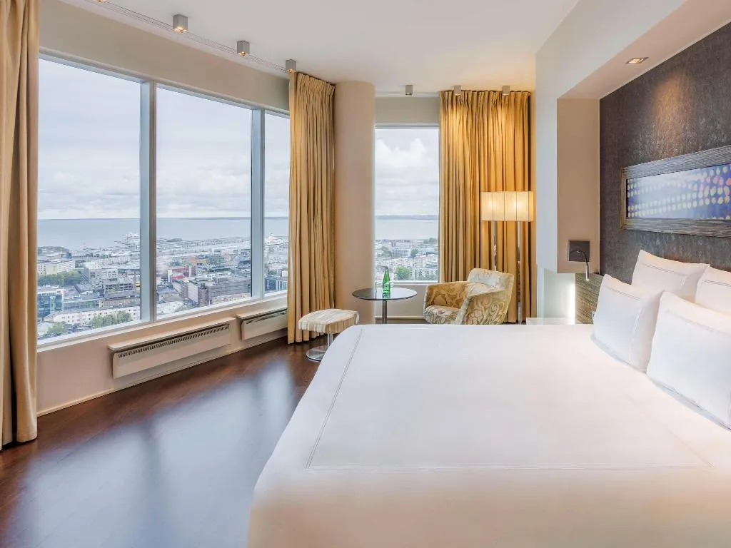 SUITE EXECUTIVE KING BED Room, Swissotel Tallinn, Tallinn