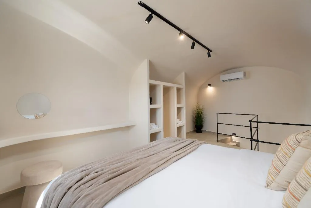 APARTMENT LUXURY ONE BEDROOM Room, White Orchid Boutique Apartments, Santorini