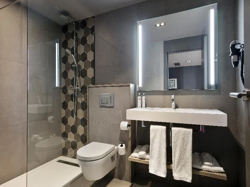Room, Upper Diagonal, Barcelona