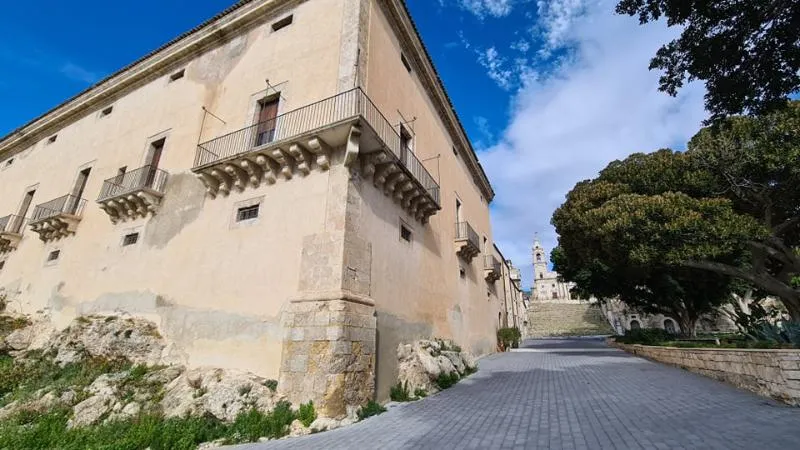 Sports and Entertainment, Daphnae House, Catania