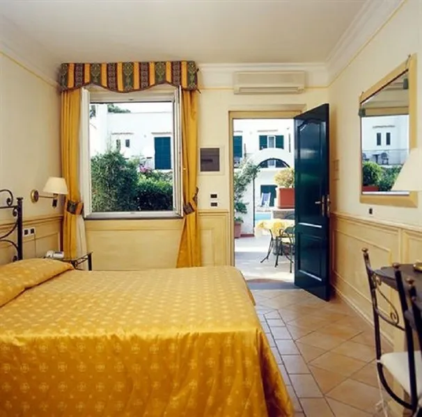Double or Twin SUPERIOR Room, Lord Byron, Naples