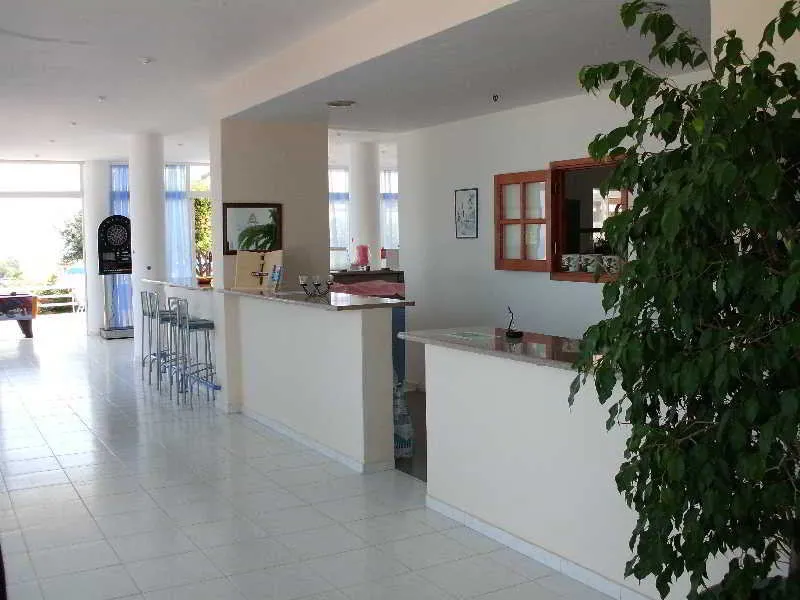 Lobby, Iris, Rhodes