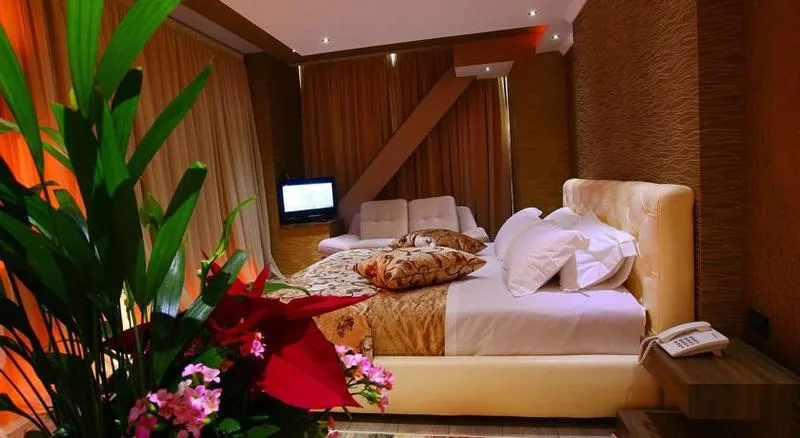 SINGLE STANDARD Room, Partner, Kavaje