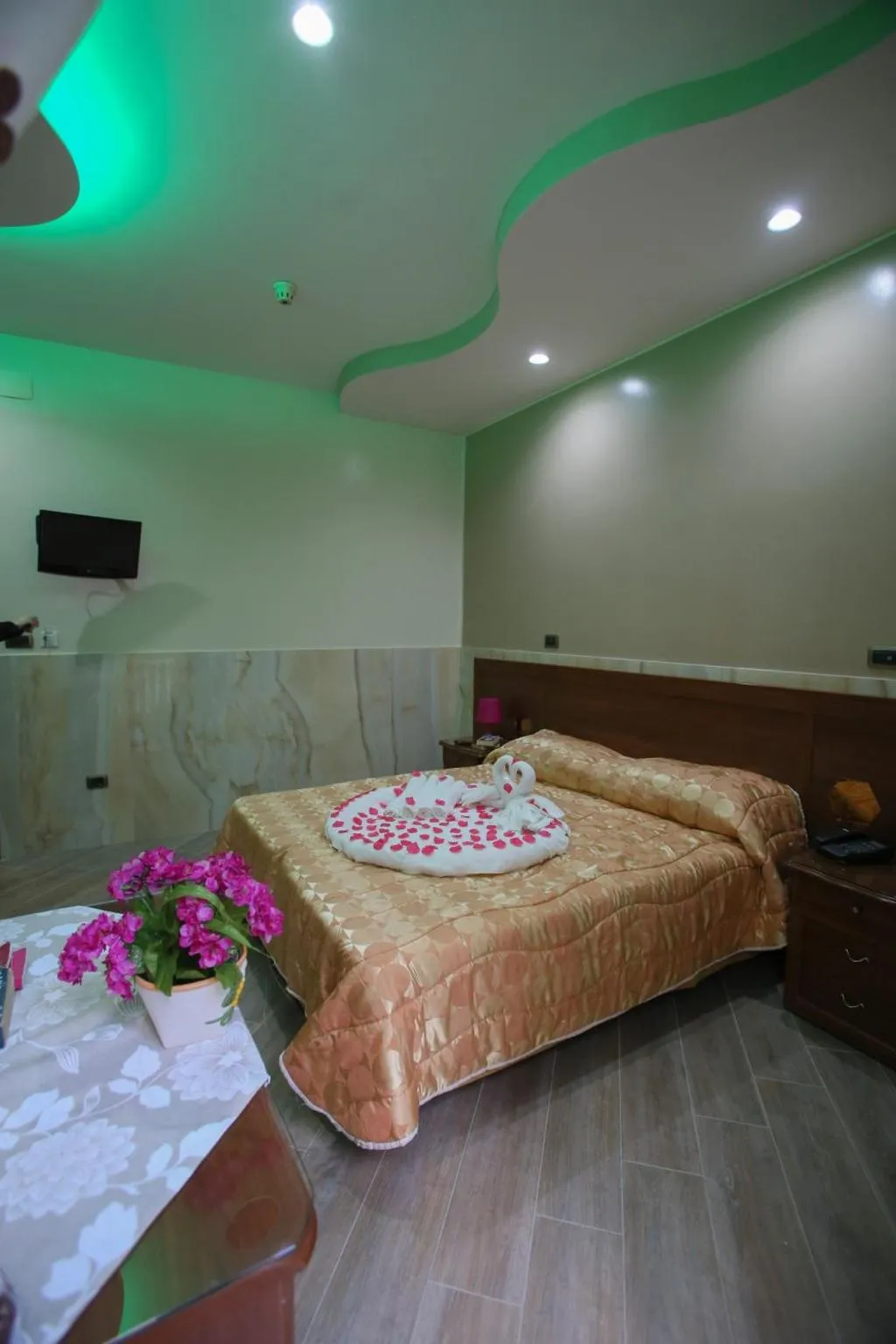 TRIPLE STANDARD Room, Iris, Naples