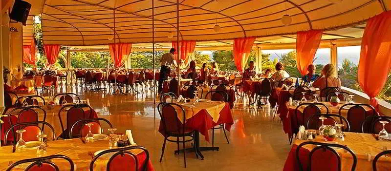 Restaurant, Oskars Studios & Apartments, Kefallinia