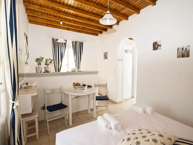 STUDIO CAPACITY 2 Room, Gryparis Club, Mykonos