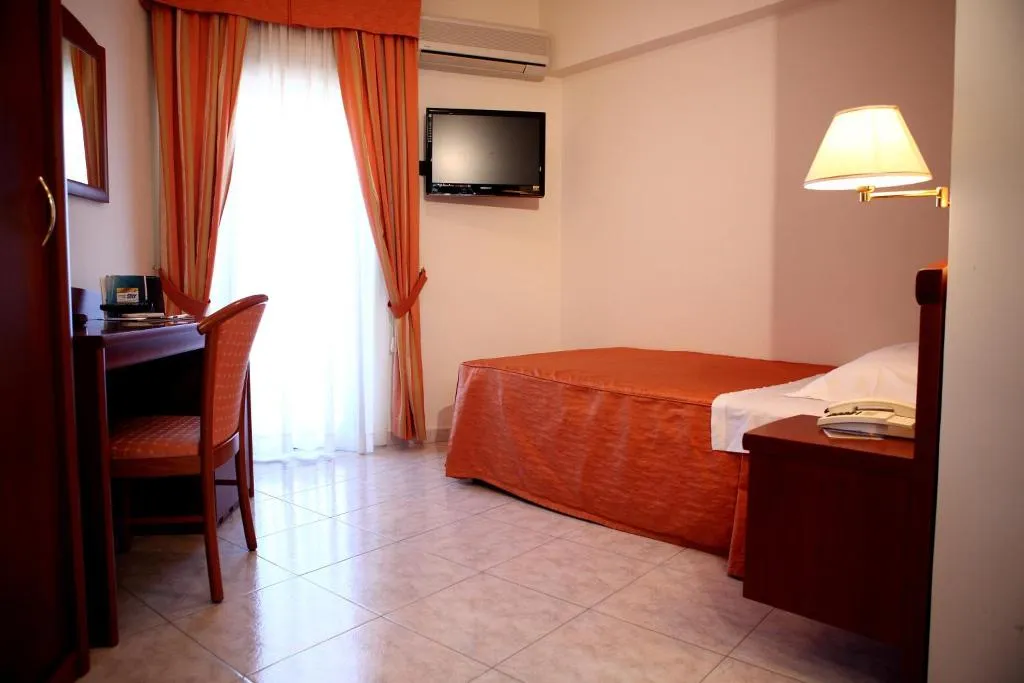 SINGLE STANDARD Room, Za Maria, Palermo