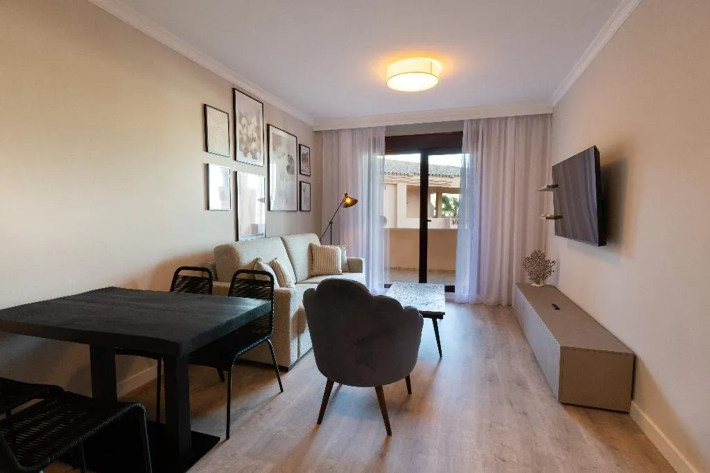 APARTMENT CLASSIC TWO BEDROOMS Room, Royal Marbella Golf Resort, Costa Del Sol