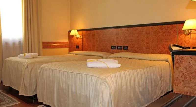 QUADRUPLE STANDARD Room, Park Hotel Villa Leon d'Oro, Venice
