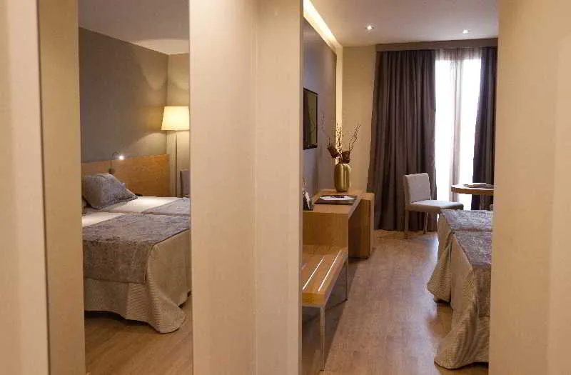 Room, M.A. Sevilla Congresos, Seville