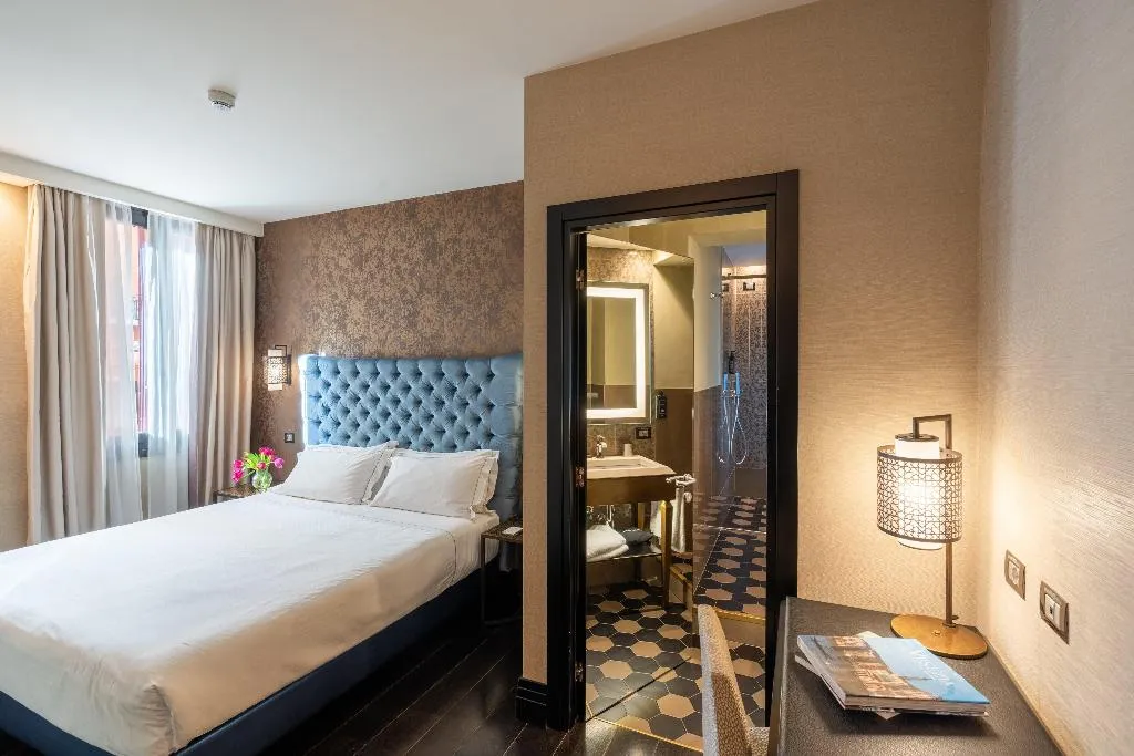 DOUBLE KING SIZE BED Room, Vignette Collection The Venice Times Hotel By IHG, Venice