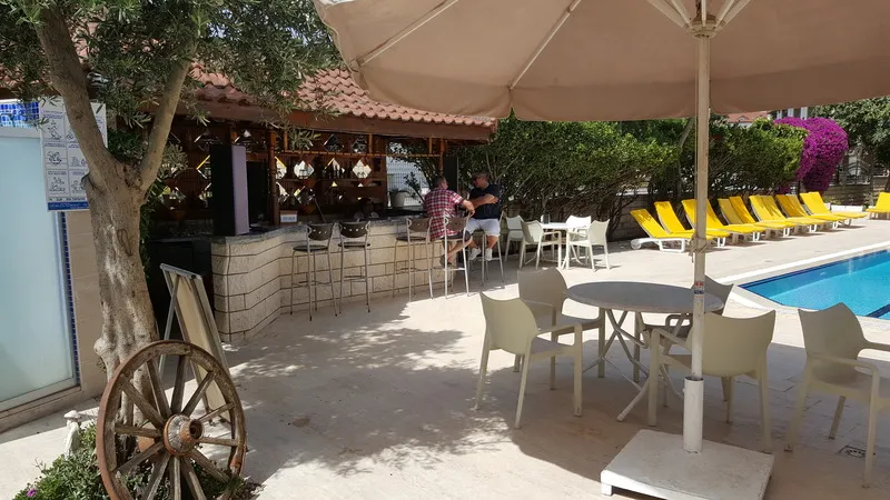 Bar, Felice, Antalya