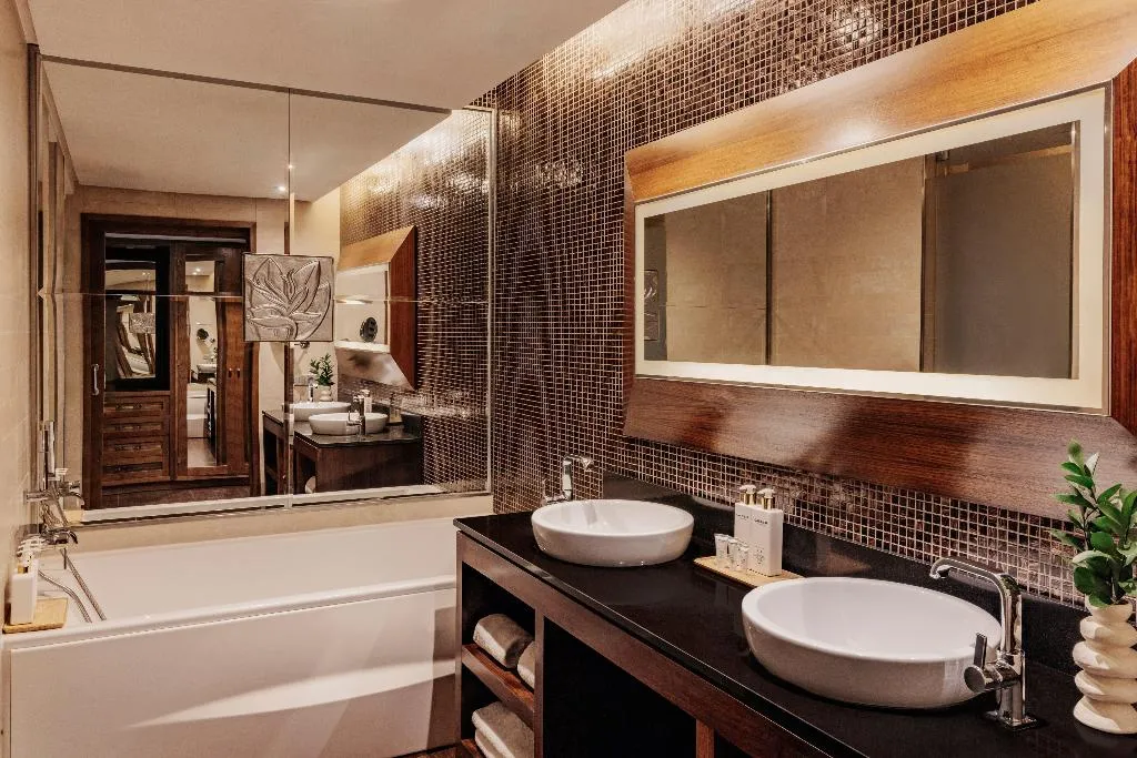 Double or Twin SIDE SEA VIEW Room, Gran Melia Palacio de Isora, Tenerife