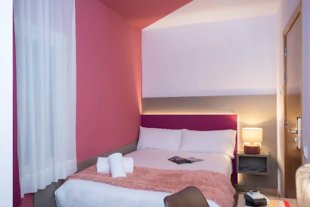 DOUBLE ECONOMY Room, Casual Colours Barcelona, Barcelona