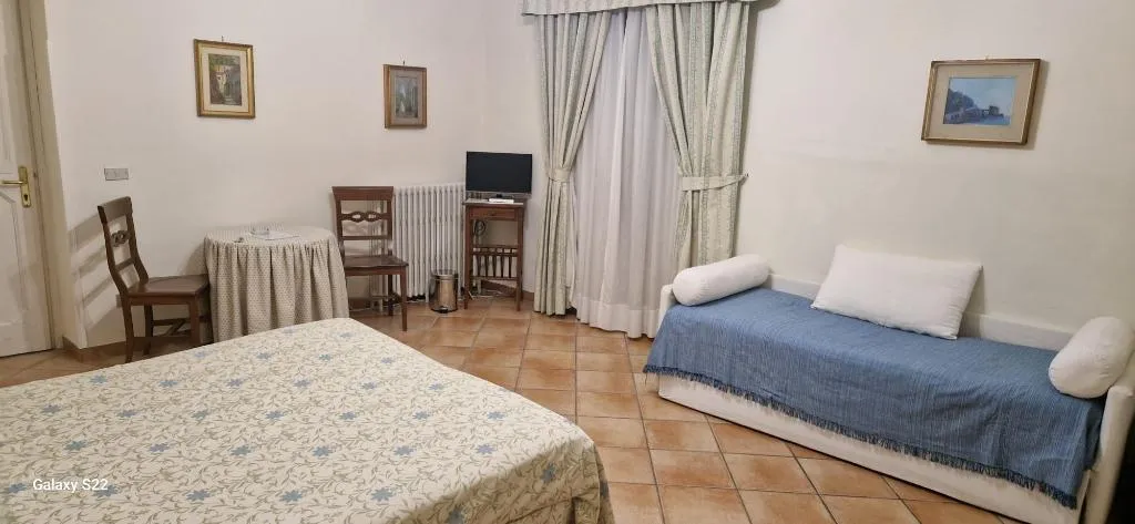 TRIPLE DELUXE Room, Hotel Toro, Naples