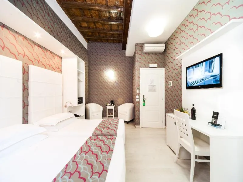DOUBLE SUPERIOR Room, Relais Trevi 95 Boutique Hotel, Rome