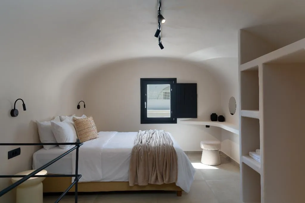 APARTMENT LUXURY ONE BEDROOM Room, White Orchid Boutique Apartments, Santorini