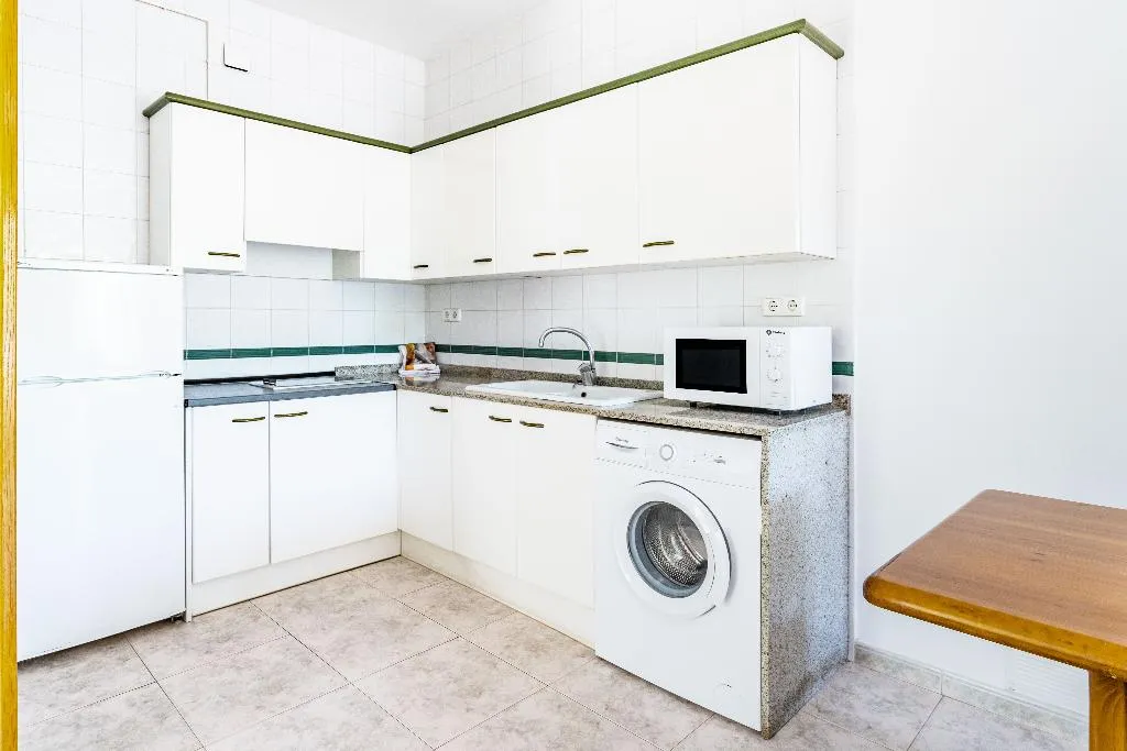 APARTMENT CAPACITY 5 Room, Apartments Sunway Tara, Costa Brava