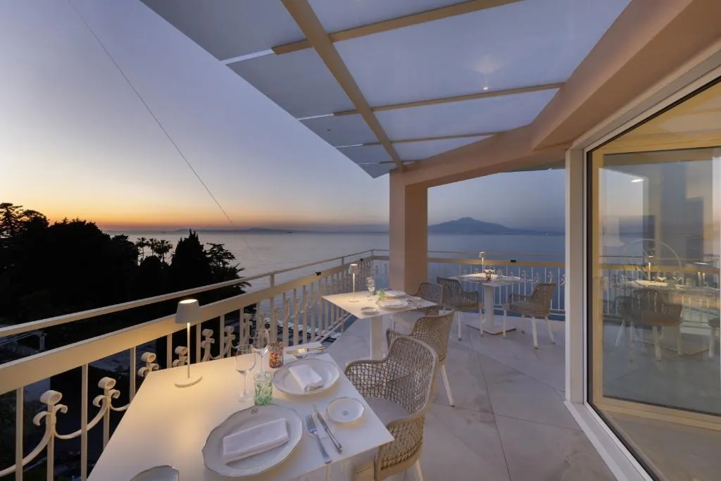 Restaurant, Hotel Regina Sorrento, Naples