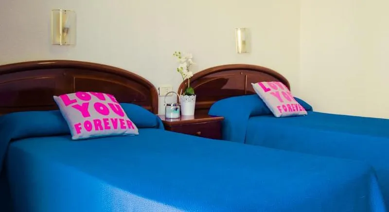 Room, Safari, Valencia