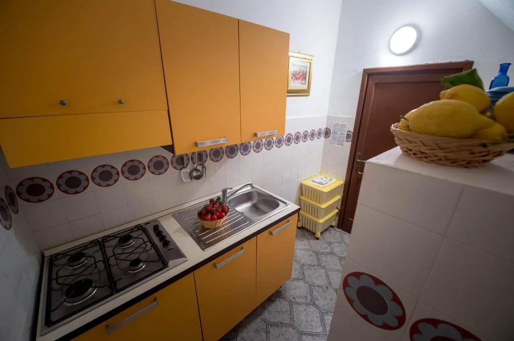 APARTMENT STANDARD Room, Marina del Cantone Chalet, Naples