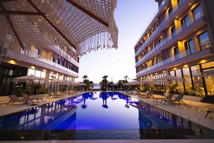 Tris3 Hotel, Kavaje