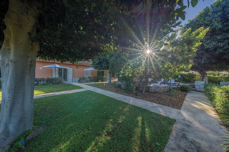 B&B Villa Carlotta Resort, Catania