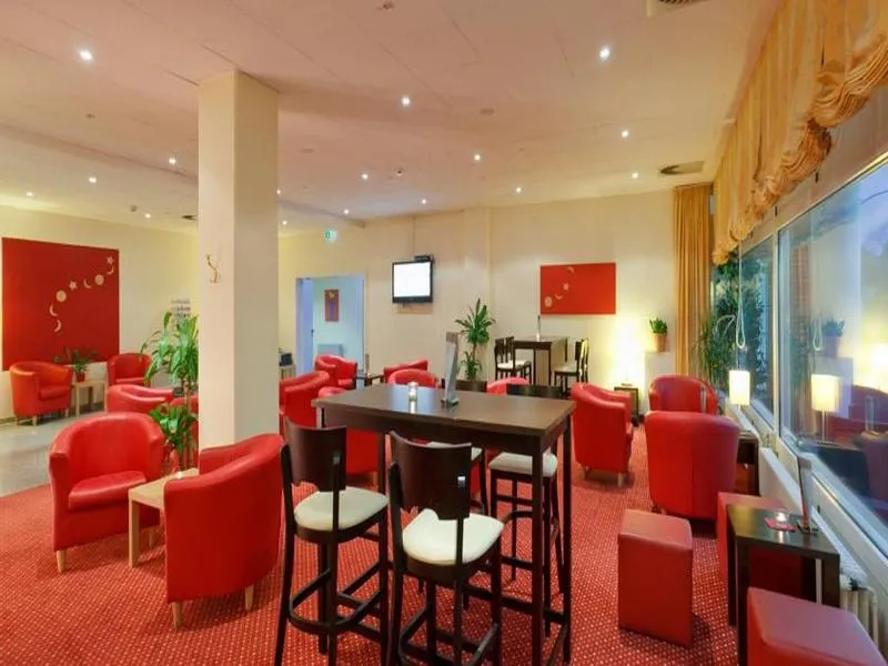 Bar, Premier Inn Berlin City Süd, Berlin