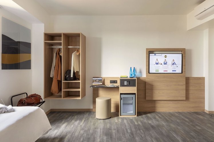 B B Hotel Pomezia Roma, Rome