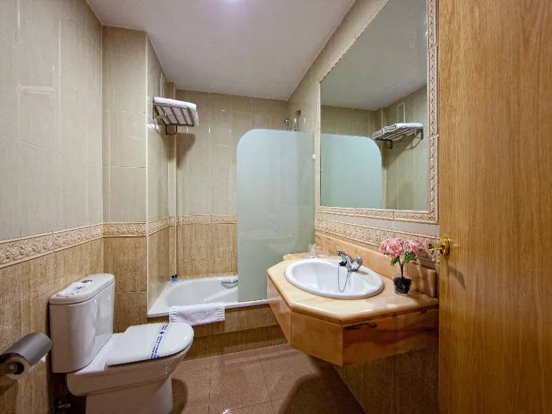 Room, Regio 2, Costa De La Luz